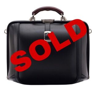 Artphere - Dulles Touch Messenger - Black (Brand New)